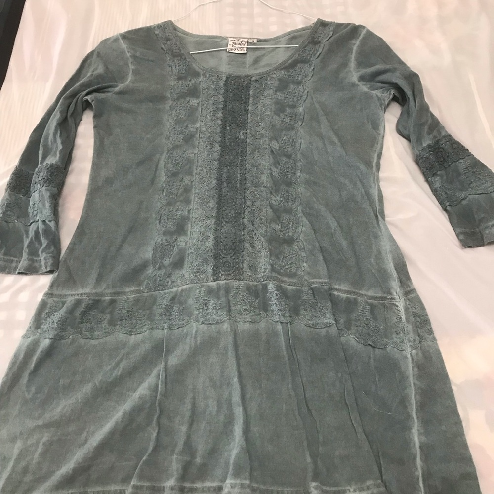 Parsley & Sage Size Small Stonewashed Top